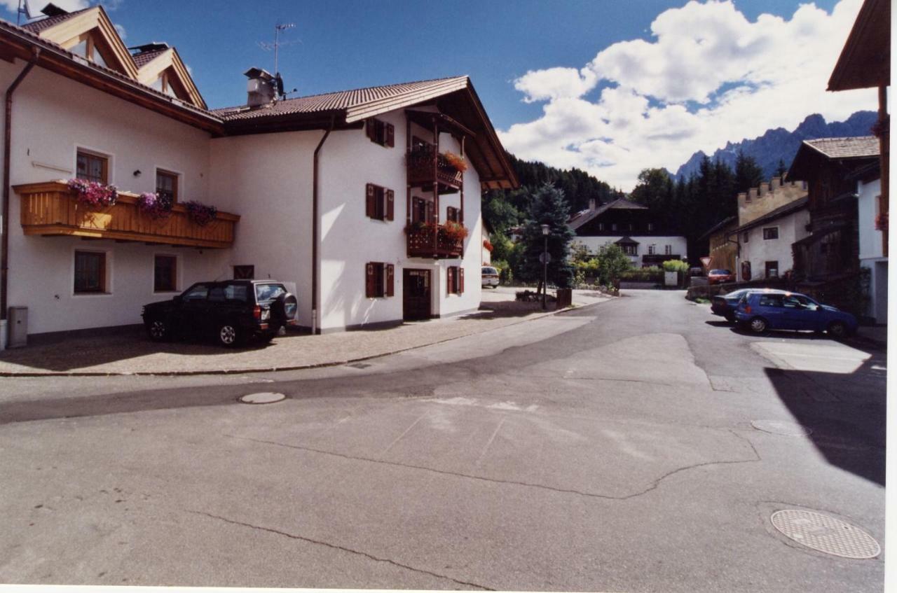 Villa Santer Dobbiaco Bagian luar foto